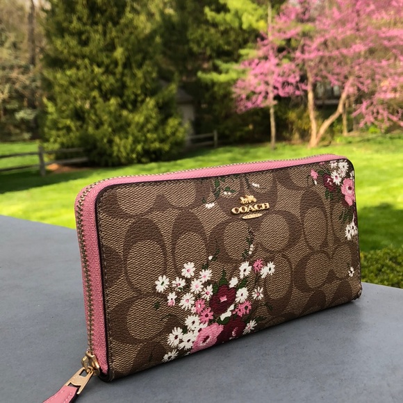 Coach Handbags - COACH F29931 WALLET